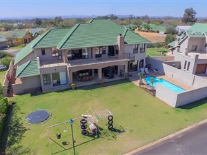 5 Bed House in Wigwam