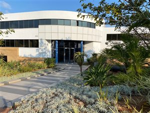 220 m² Office Space in Somerset Park