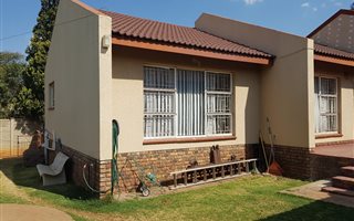 3 Bedroom House in Vanderbijlpark SE4