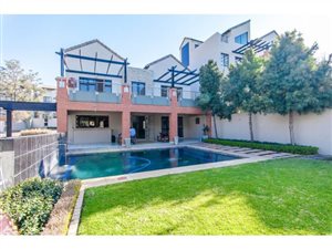 2 Bed Apartment in Paulshof