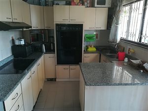 4 Bed House in Newlands West
