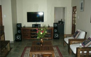 4 Bedroom House in Rooihuiskraal