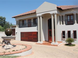 4 Bed House in Pebble Rock