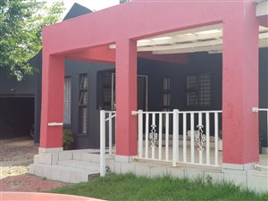 4 Bed House in Kew