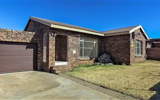 3 Bedroom House in South Ridge