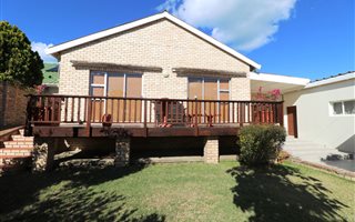 4 Bedroom House in Kenton-on-Sea
