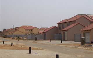 2 Bedroom Townhouse in Vanderbijlpark CE3
