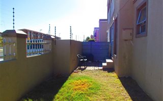 2 Bedroom Apartment in Parklands