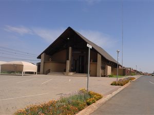 933 m² Land available in Three Rivers East