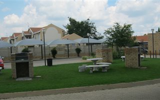 1 Bedroom Flat in Kanoniers Park