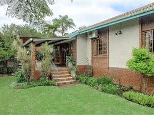 3 Bed Townhouse in Blackridge