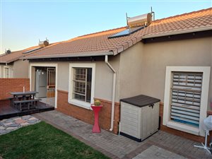 3 Bed House in Monavoni