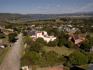 930 m² Land available in Rexford
