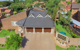 4 Bedroom House in Eldoraigne