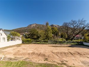 611 m² Land available in Paarl