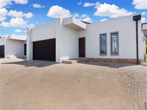 3 Bed Townhouse in Summerset