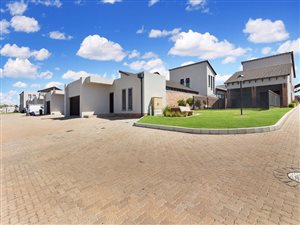 3 Bed Townhouse in Summerset