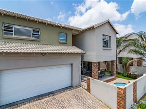 3 Bed Duplex in Honeydew Manor