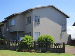 3 Bed Duplex in Bluff