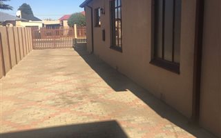 5 Bedroom House in Nigel