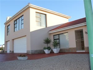 3 Bed House in Diaz Beach