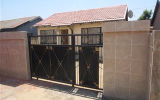 2 Bedroom House in Kagiso