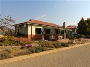 2 Bedroom House in Aqua Vista
