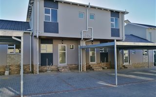 3 Bedroom Duplex in Overbaakens