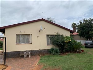5 Bed House in Witpoortjie