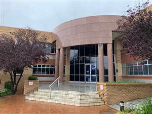 2427 m² Office Space in Allandale
