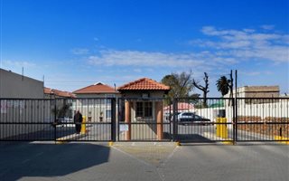 2 Bedroom Apartment in Comet