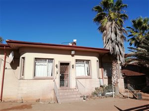 8 Bed House in Postmasburg