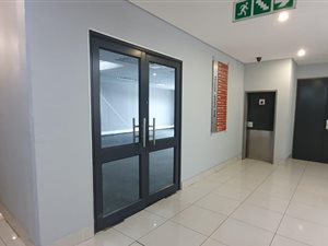 87 m² Commercial space in Sinoville