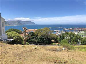 608 m² Land available in Simons Town