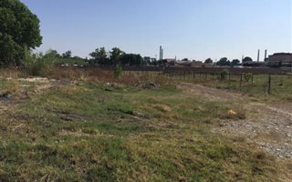 1.1 ha Land available in Kwa Thema