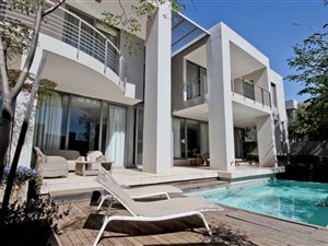 4 Bed House in Hurlingham