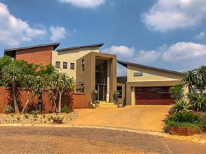 5 Bed House in Olympus AH