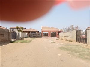 244 m² Land available in Daveyton