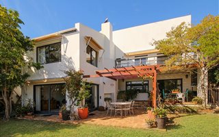 4 Bedroom House in Marina Da Gama