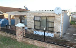 3 Bedroom House in Uitenhage Central