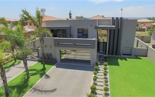 4 Bedroom House in Raslouw