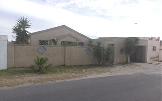 7 Bedroom House in Schaap Kraal