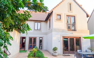 3 Bedroom House in Hazeldean (Silverlakes Surroundings)
