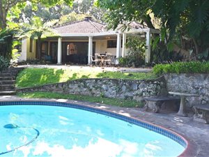 3 Bed House in Woodside