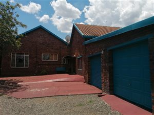 4 Bed House in Aviary Hill