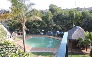 3 Bedroom Townhouse in Roodepoort Central