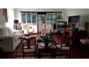 3 Bed Flat in Melrose North