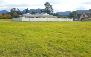 705 m² Land available in King George Park