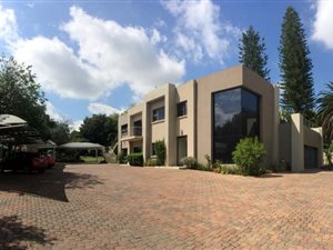 642 m² Office Space in Fourways