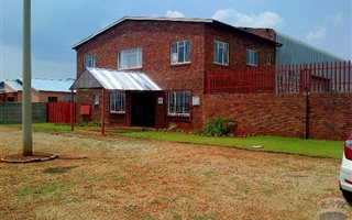 1500 m² Industrial space in Carletonville